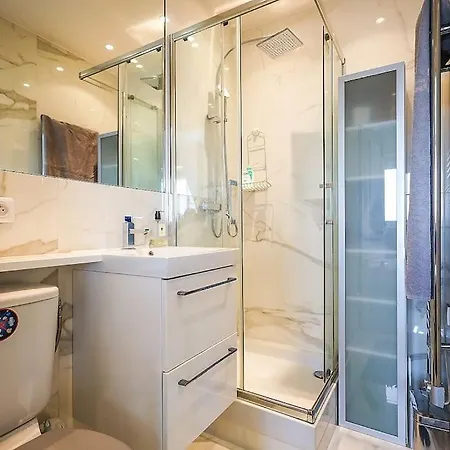 De Luxe Paris